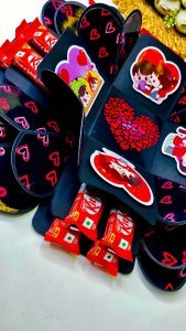 US IDEAL CRAFT 3 Layer Explosive Gift Box, Birthday Gift With 16 Chocolate (BLACK & RED)